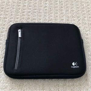 Logitech laptop computer sleeve euc black